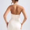 Harmonia Halterneck Structured Tulip Minikleid in Elfenbein Harmonia Halterneck Structured Tulip Minikleid in Elfenbein