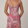 Haruna – Asymmetrisches Korsettkleid mit Rüschen in Blurred Floral Haruna – Asymmetrisches Korsettkleid mit Rüschen in Blurred Floral
