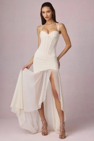 Haruna Asymmetrisches Korsettkleid mit Rüschen in Elfenbein