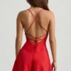 Helaia Playsuit mit Rüschen und offenem Rücken in Scharlachrot
