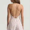 Helaia Playsuit mit Rüschen und rückenfreiem Ausschnitt in Kirschprint