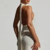 Henrietta – Verziertes Minikleid mit Schalschmuck und Neckholder-Ausschnitt in Weiß