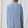 Hiva Oversize-Shirt mit Perlenverzierung in Himmelblau Hiva Oversize-Shirt mit Perlenverzierung in Himmelblau
