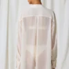 Hiva Oversize-Shirt mit Perlenverzierung in Perlweiß Hiva Oversize-Shirt mit Perlenverzierung in Perlweiß