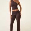 Hollis Mid-Rise Straight-Leg-Hose in Schokoladenbraun Hollis Mid-Rise Straight-Leg-Hose in Schokoladenbraun