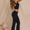 Hollis Mid-Rise Straight Leg Trousers in Schwarz Hollis Mid-Rise Straight Leg Trousers in Schwarz