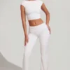 Hollis Mid-Rise Straight Leg Trousers in Weiß Hollis Mid-Rise Straight Leg Trousers in Weiß