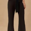 Hydra-Hose mit Bindeband vorne und weitem Bein in Schwarz Hydra-Hose mit Bindeband vorne und weitem Bein in Schwarz