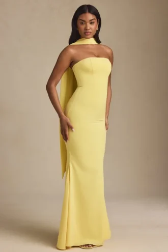 Imogene trägerloses Abendkleid mit Schaldetail in Pastellgelb