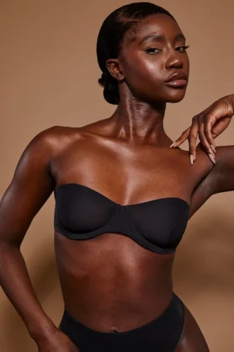 Intimates Soft Mesh trägerloser BH in Schwarz Intimates Soft Mesh trägerloser BH in Schwarz