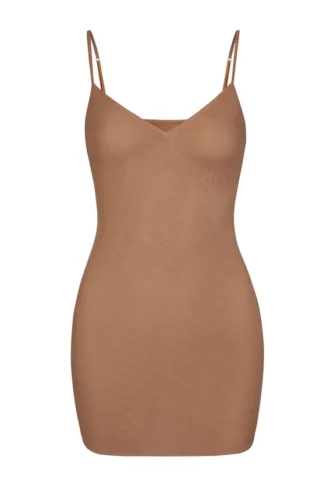 Intimates Soft Mesh V-Ausschnitt Mini-Slip-Kleid in Honig