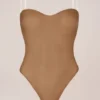 Intimates trägerloser Bodys in Mandel