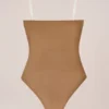 Intimates trägerloser Bodys in Mandel