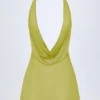 Iona Minikleid mit Wasserfallausschnitt und Rückenausschnitt in Olivgrün Iona Minikleid mit Wasserfallausschnitt und Rückenausschnitt in Olivgrün