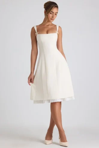 Isadora A-Linie-Midi-Kleid mit Schleifenverzierung und Plissee in Elfenbein