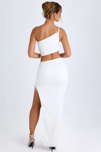 Ishaana Maxirock mit Rüschen und asymmetrischer Taille in Weiß