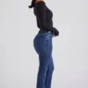 Jacey High-Rise Flared Jeans in Indigo-Waschung Jacey High-Rise Flared Jeans in Indigo-Waschung