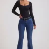 Jacey High-Rise Flared Jeans in Indigo-Waschung Jacey High-Rise Flared Jeans in Indigo-Waschung