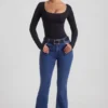 Jacey High-Rise Flared Jeans in Indigo-Waschung Jacey High-Rise Flared Jeans in Indigo-Waschung