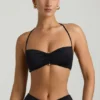 Jerika Slinky Jersey Bralette mit Metallverzierung und Neckholder-Ausschnitt in Schwarz