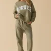 Jogginghose aus Baumwollfleece mit mittelhohem Bund in Khaki-Grün Jogginghose aus Baumwollfleece mit mittelhohem Bund in Khaki-Grün