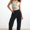Jogginghose aus Baumwollfleece mit mittlerer Leibhöhe in Schwarz