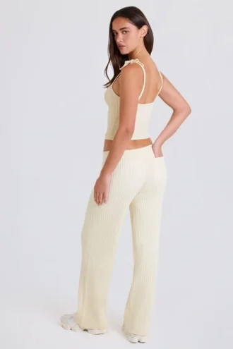 Jogginghose aus geripptem Strick mit weitem Bein in Creme