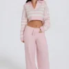 Jogginghose aus Strick mit mittlerer Leibhöhe und weitem Bein in zartem Rosa Jogginghose aus Strick mit mittlerer Leibhöhe und weitem Bein in zartem Rosa