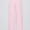 Jogginghose aus Strick mit mittlerer Leibhöhe und weitem Bein in zartem Rosa Jogginghose aus Strick mit mittlerer Leibhöhe und weitem Bein in zartem Rosa