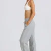 Jogginghose mit mittlerer Leibhöhe und geradem Bein in Grau meliert Jogginghose mit mittlerer Leibhöhe und geradem Bein in Grau meliert