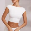 Juno Crop-Top mit Flügelärmeln und offenem Rücken in Weiß