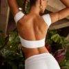 Juno Crop-Top mit Flügelärmeln und offenem Rücken in Weiß