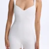Kaia Modal-Unitard mit Herzausschnitt in Weiß Kaia Modal-Unitard mit Herzausschnitt in Weiß