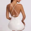 Kendall Vinyl-Minikleid mit Bindeband und U-Ausschnitt in Weiß