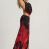 Keona Mid-Rise Split Maxi Rock in rotem Blurred-Print Keona Mid-Rise Split Maxi Rock in rotem Blurred-Print