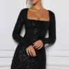 Kiyara A-Linien-Minikleid mit Verzierungen in Schwarz