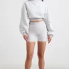 Kürzer Hoodie aus Stretch-Baumwollfleece in Grau meliert Kürzer Hoodie aus Stretch-Baumwollfleece in Grau meliert