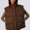 Kurze Daunenjacke mit abnehmbaren Ärmeln in Kakaobraun