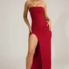 La Rochette Verziertes, trägerloses Maxikleid mit Wasserfallausschnitt in True Red La Rochette Verziertes, trägerloses Maxikleid mit Wasserfallausschnitt in True Red