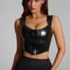 Lamiya Vinyl-Korsett-Oberteil mit Schnürung in Schwarz Lamiya Vinyl-Korsett-Oberteil mit Schnürung in Schwarz