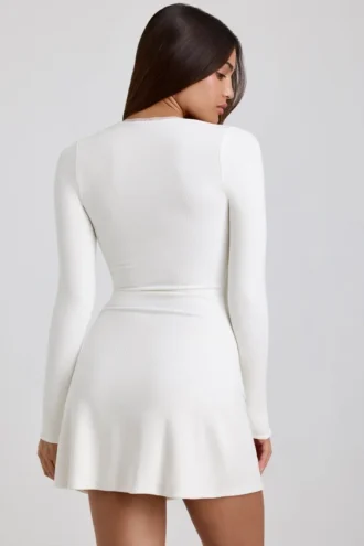 Lana Minikleid aus geripptem Modal mit Spitzenbesatz in Weiß
