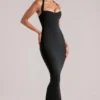 Landen Neckholder-Midaxi-Kleid in Schwarz Landen Neckholder-Midaxi-Kleid in Schwarz