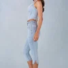 Landon Capri-Jeans aus hellem Denim mit mittlerer Leibhöhe Landon Capri-Jeans aus hellem Denim mit mittlerer Leibhöhe