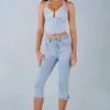 Landon Capri-Jeans aus hellem Denim mit mittlerer Leibhöhe Landon Capri-Jeans aus hellem Denim mit mittlerer Leibhöhe