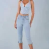 Landon Capri-Jeans aus hellem Denim mit mittlerer Leibhöhe Landon Capri-Jeans aus hellem Denim mit mittlerer Leibhöhe