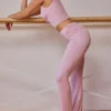 Lange, umgeschlagene Schlaghose in zartem Rosa Lange, umgeschlagene Schlaghose in zartem Rosa