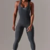 Langer Jumpsuit mit Cut-outs in Grau