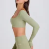 Langärmliges Crop-Top in Matcha Langärmliges Crop-Top in Matcha