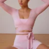 Langärmliges, kurzes Wickel-Oberteil in zartem Rosa