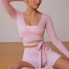 Langärmliges, kurzes Wickel-Oberteil in zartem Rosa